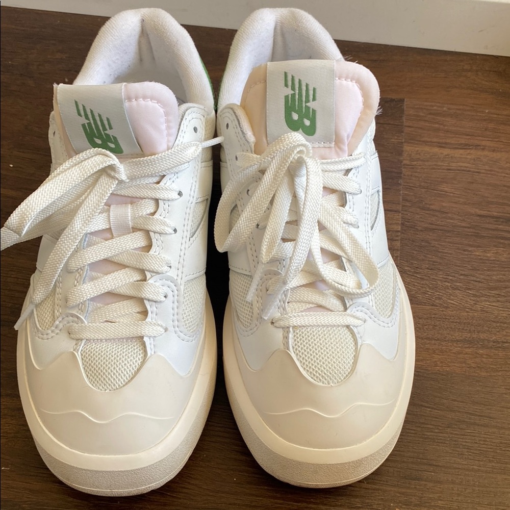 New Balance White and Green Sneakers - Picture 8 of 9